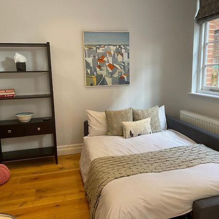 Charming & Cosy Town Centre Home With Parking Guildford Exterior foto