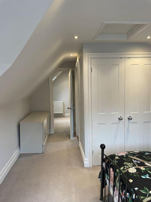 Charming & Cosy Town Centre Home With Parking Guildford Exterior foto