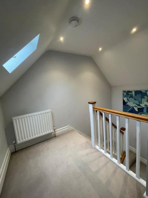 Charming & Cosy Town Centre Home With Parking Guildford Exterior foto